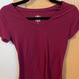 So V-neck tee